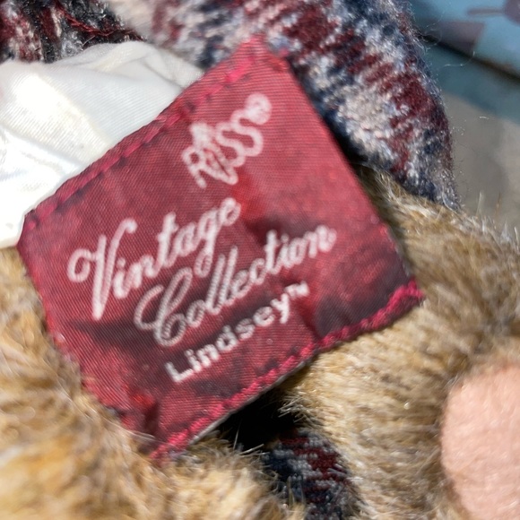 Russ Berrie Vintage Collection Lindsey Bear 44704 Retired plush collector toy - Picture 8 of 9